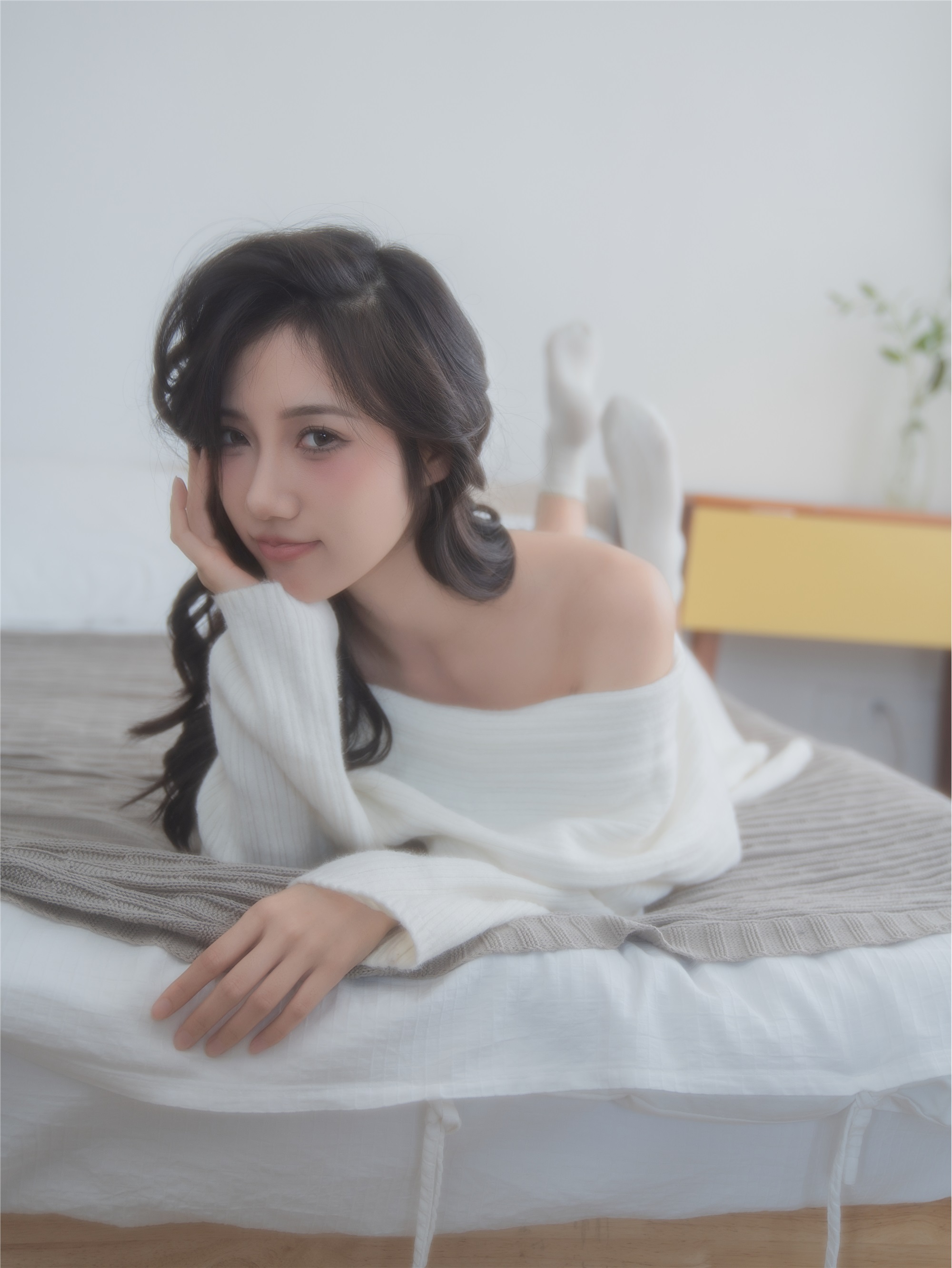 YITUYU艺图语 2025.01.19 白色毛衣 o1ne万